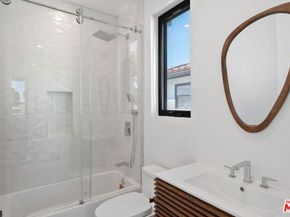 2631 Castle Heights Place, Los Angeles CA 90034