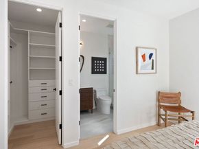 2631 Castle Heights Place, Los Angeles CA 90034