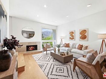 17085 Palisades Circle