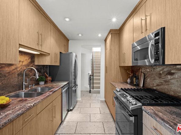 17085 Palisades Circle, Pacific Palisades CA 90272