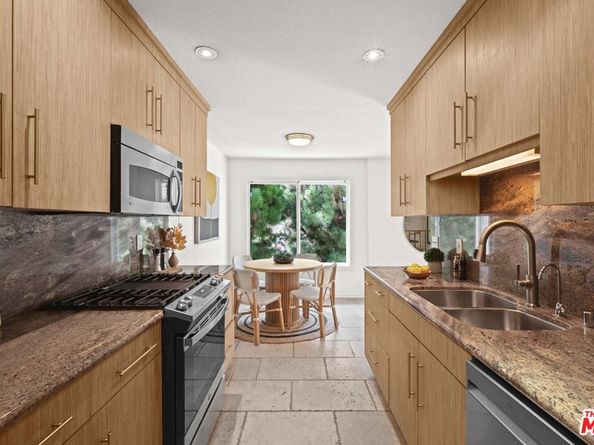 17085 Palisades Circle, Pacific Palisades CA 90272
