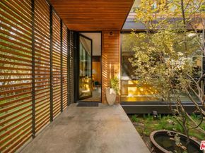 734 Palms Boulevard, Venice CA 90291