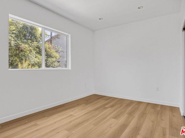 10828 Hesby Street, North Hollywood CA 91601