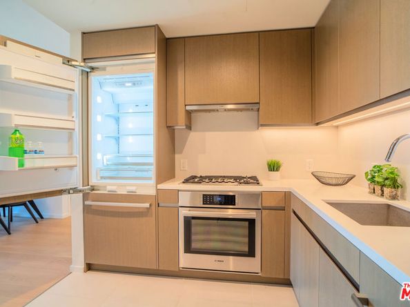 889 Francisco Street 2610, Los Angeles CA 90017