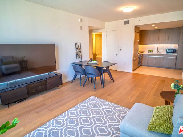 889 Francisco Street 2610, Los Angeles CA 90017