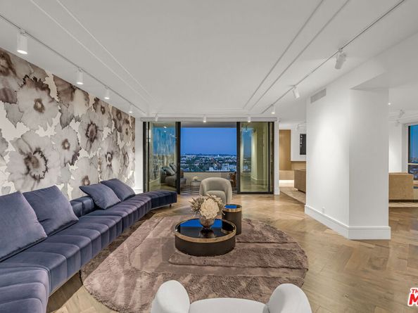1100 Alta Loma Road 1404, West Hollywood CA 90069