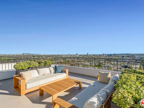 1100 Alta Loma Road 1404, West Hollywood CA 90069