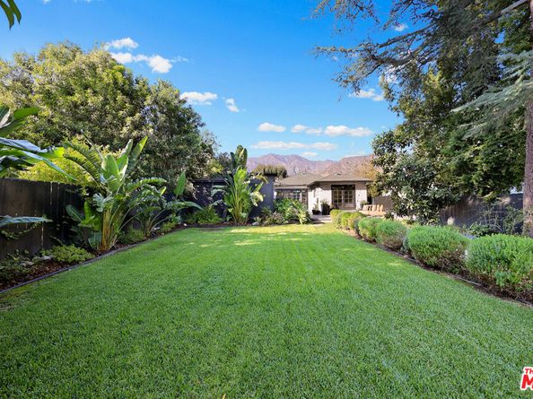 2212 E Crary Street, Pasadena CA 91104