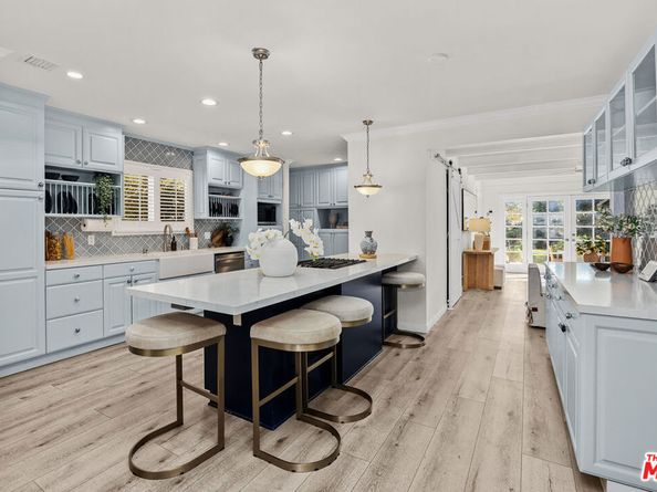 2212 E Crary Street, Pasadena CA 91104