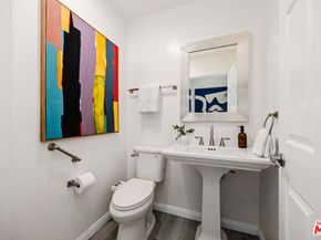 2212 E Crary Street, Pasadena CA 91104