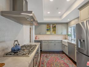 640 N Sweetzer Avenue 10, Los Angeles CA 90048