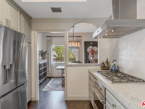 640 N Sweetzer Avenue 10, Los Angeles CA 90048
