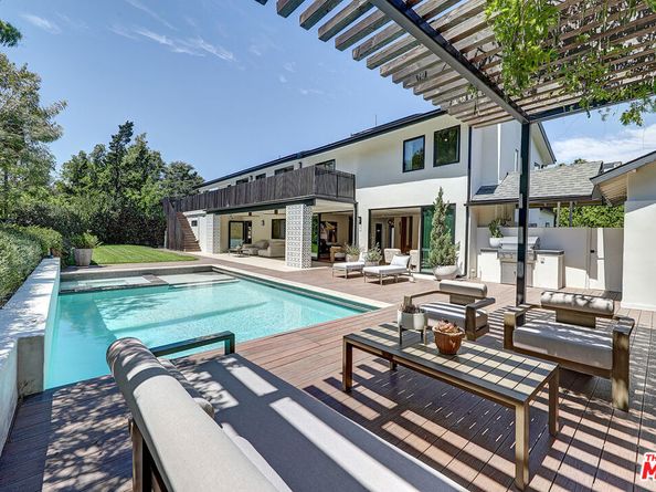 8674 Edwin Drive, Los Angeles CA 90046