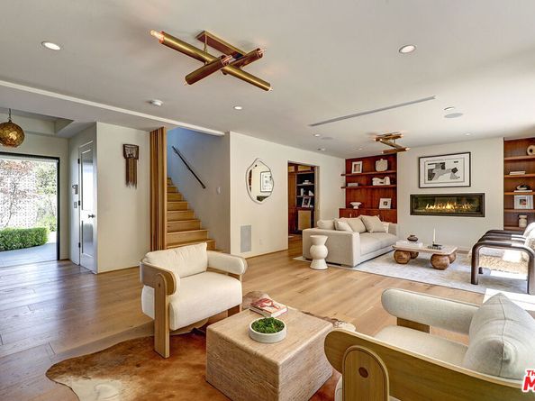8674 Edwin Drive, Los Angeles CA 90046