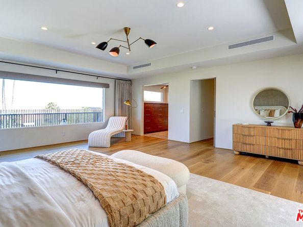 8674 Edwin Drive, Los Angeles CA 90046