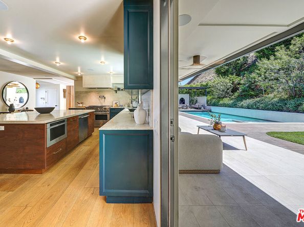 8674 Edwin Drive, Los Angeles CA 90046