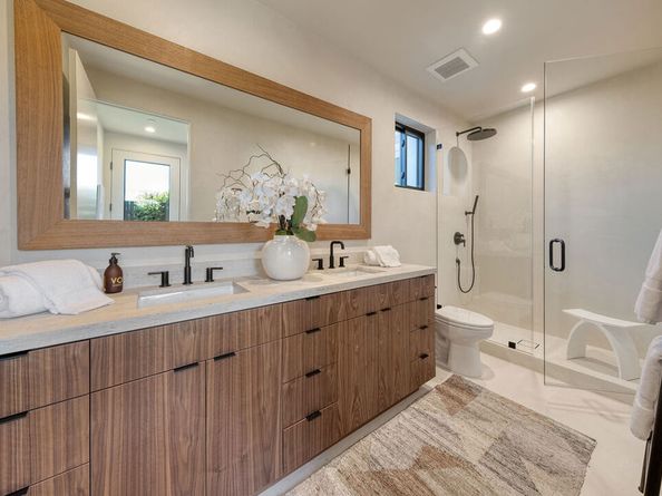 3985 Mclaughlin Avenue, Los Angeles CA 90066