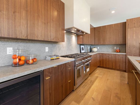 3985 Mclaughlin Avenue, Los Angeles CA 90066