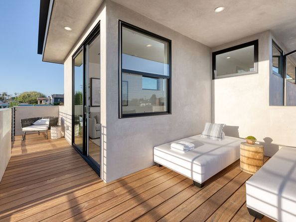 3985 Mclaughlin Avenue, Los Angeles CA 90066