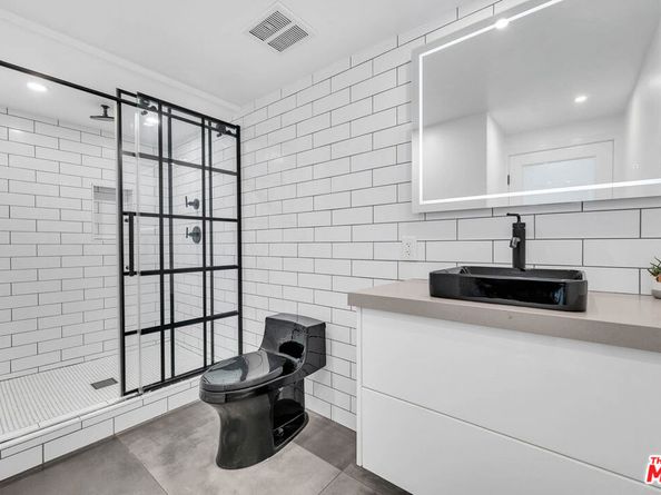 24 20th Avenue, Venice CA 90291