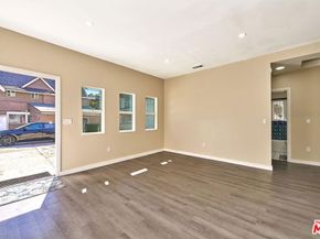 1959 S La Salle Avenue, Los Angeles CA 90018