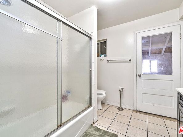 1959 S La Salle Avenue, Los Angeles CA 90018