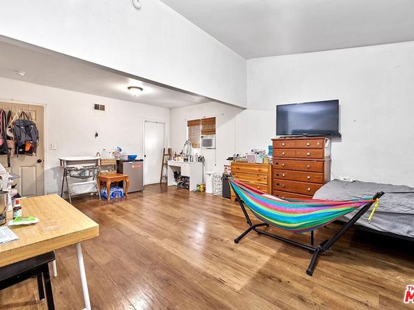 1959 S La Salle Avenue, Los Angeles CA 90018