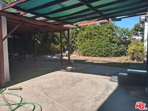 2025 West Boulevard, Los Angeles CA 90016