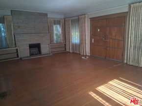 2025 West Boulevard, Los Angeles CA 90016