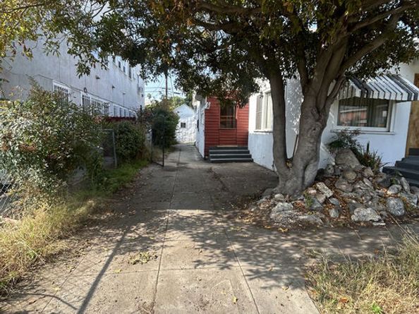 2025 West Boulevard, Los Angeles CA 90016