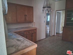 2025 West Boulevard, Los Angeles CA 90016