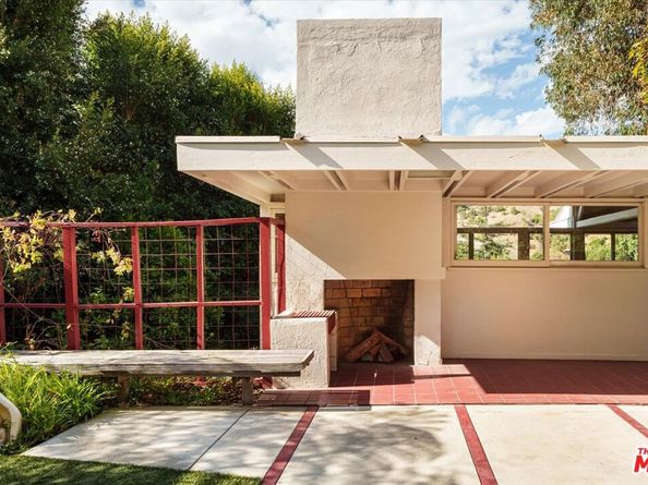 2764 Outpost Drive, Los Angeles CA 90068