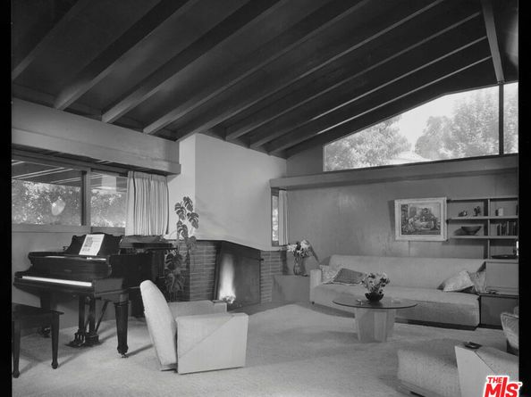 2764 Outpost Drive, Los Angeles CA 90068