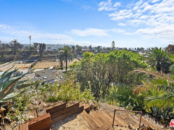 707 Jacon Way, Pacific Palisades CA 90272