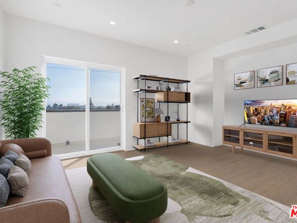 11218 Lyon Lane, North Hollywood CA 91606