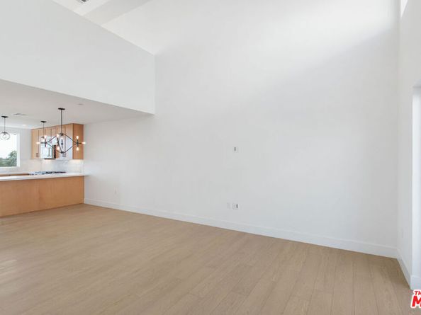 11218 Lyon Lane, North Hollywood CA 91606