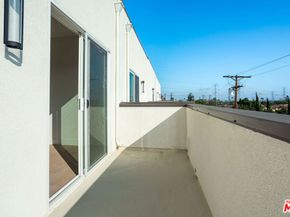 11218 Lyon Lane, North Hollywood CA 91606