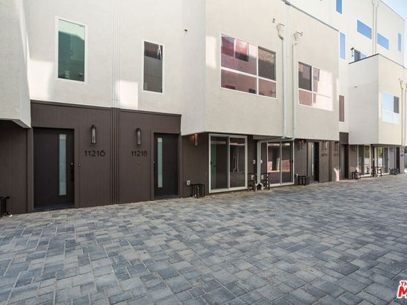 11218 Lyon Lane, North Hollywood CA 91606