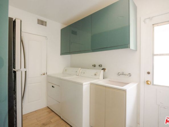 2700 Carmar Drive, Los Angeles CA 90046