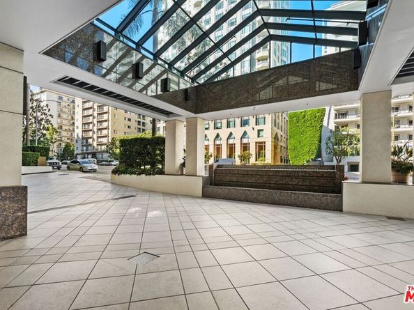 10724 Wilshire Boulevard 1104, Los Angeles CA 90024