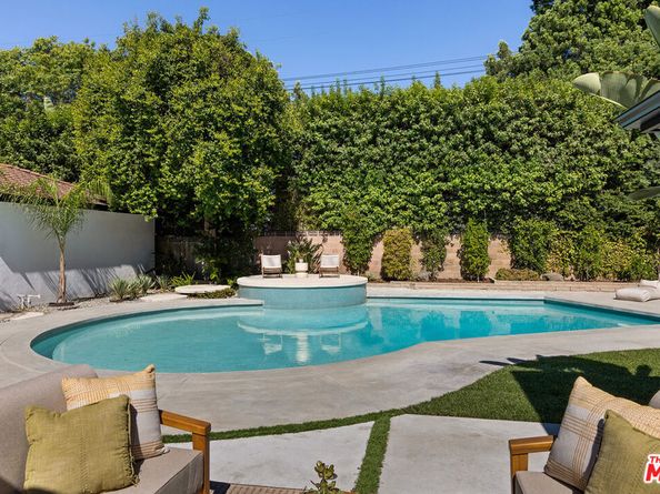 5920 Kentland Avenue, Woodland Hills CA 91367