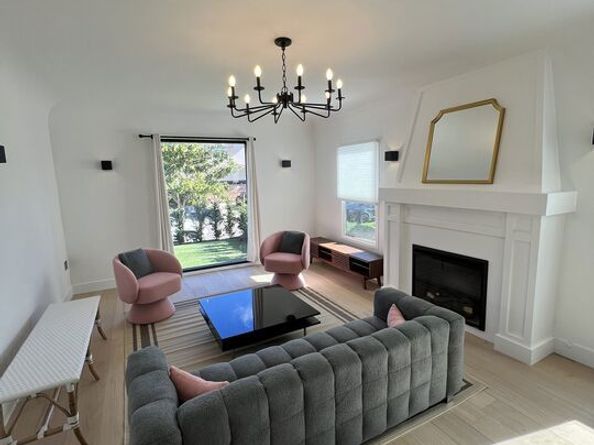 1449 S Durango Avenue, Los Angeles CA 90035