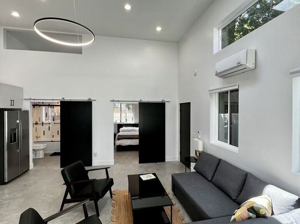 1449 S Durango Avenue, Los Angeles CA 90035