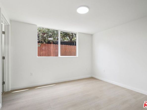 1675 E 111th Street, Los Angeles CA 90059