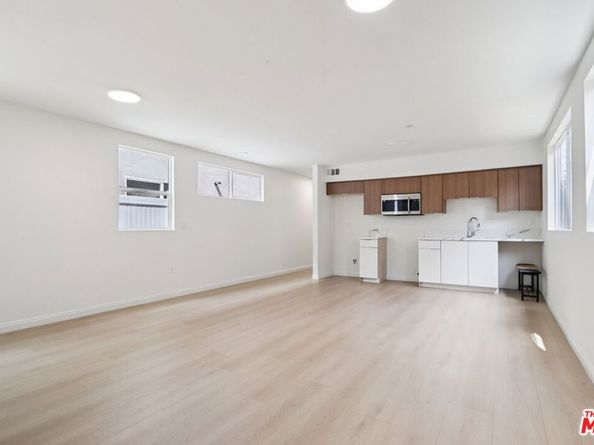 1675 E 111th Street, Los Angeles CA 90059