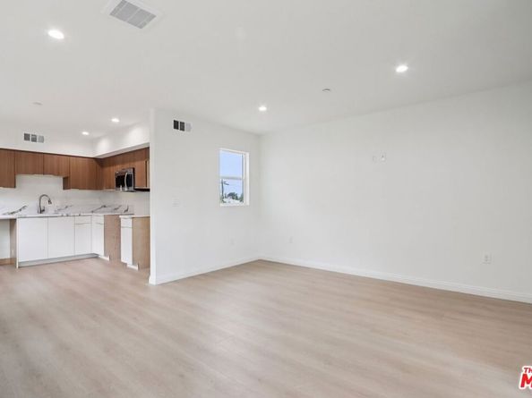 1675 E 111th Street, Los Angeles CA 90059