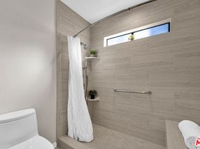 5800 Owensmouth Avenue 40, Woodland Hills CA 91367