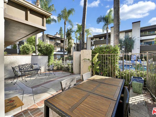 5800 Owensmouth Avenue 40, Woodland Hills CA 91367