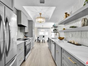 5800 Owensmouth Avenue 40, Woodland Hills CA 91367