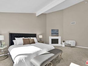 5800 Owensmouth Avenue 40, Woodland Hills CA 91367